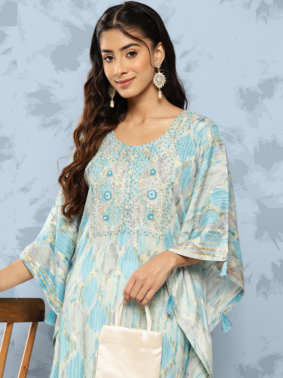 

ZOLA Women Floral Embroidered Flared Sleeves Kaftan Kurta, Turquoise blue