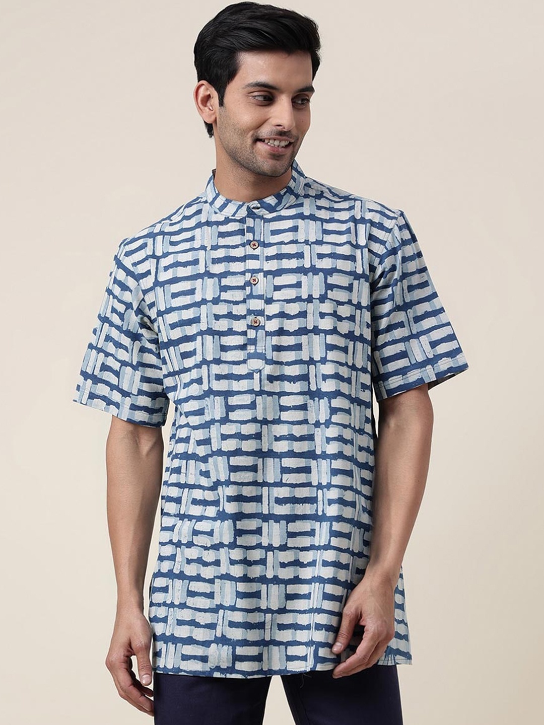 

Fabindia Band Collar Abstract Printed Cotton Short Kurta, Blue