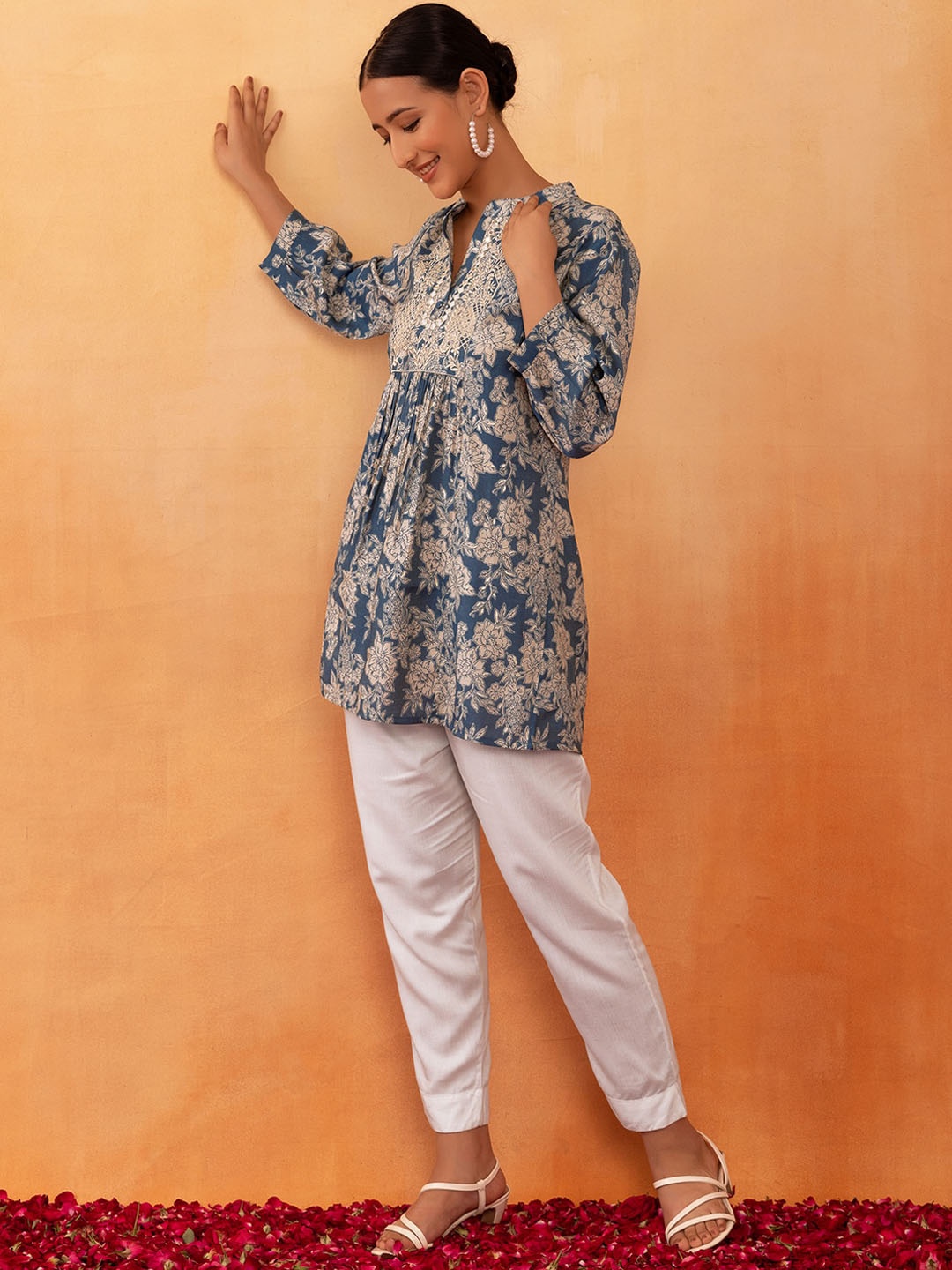 

Rang by Indya Floral Printed Thread & Mirror Work Mandarin Collar A-Line Kurti, Navy blue