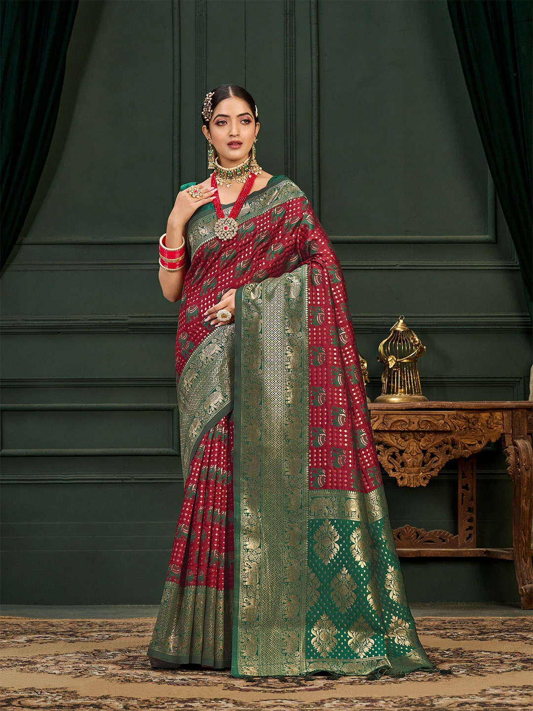 

MIMOSA Ethnic Motif Woven Design Zari Kanjeevaram Saree, Maroon