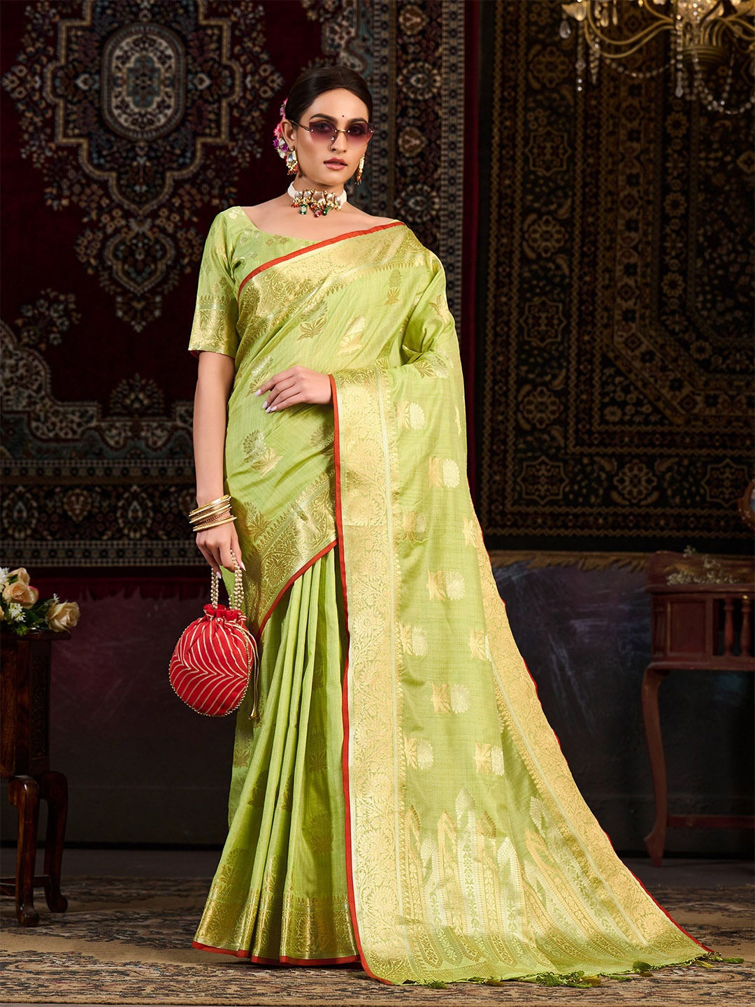 

MIMOSA Ethnic Motif Zari Art Silk Kanjeevaram Saree With Blouse Piece, Lime green