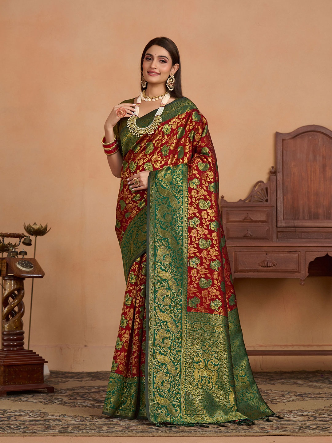 

MIMOSA Floral Woven Design Zari Kanjeevaram Saree, Maroon