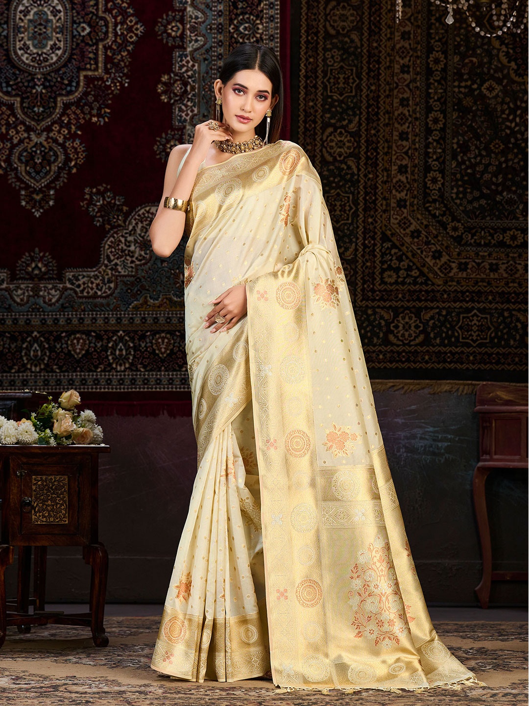

MIMOSA Floral Woven Design Zari Kanjeevaram Saree, Off white