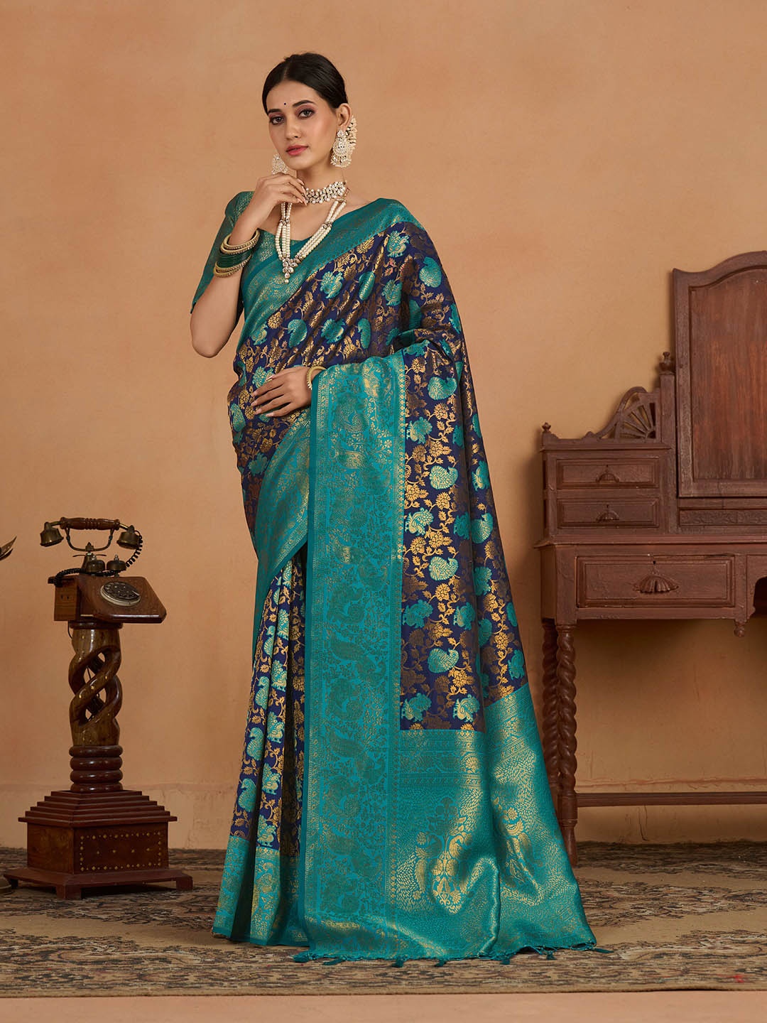 

MIMOSA Ethnic Motifs Woven Design Zari Kanjeevaram Saree, Navy blue