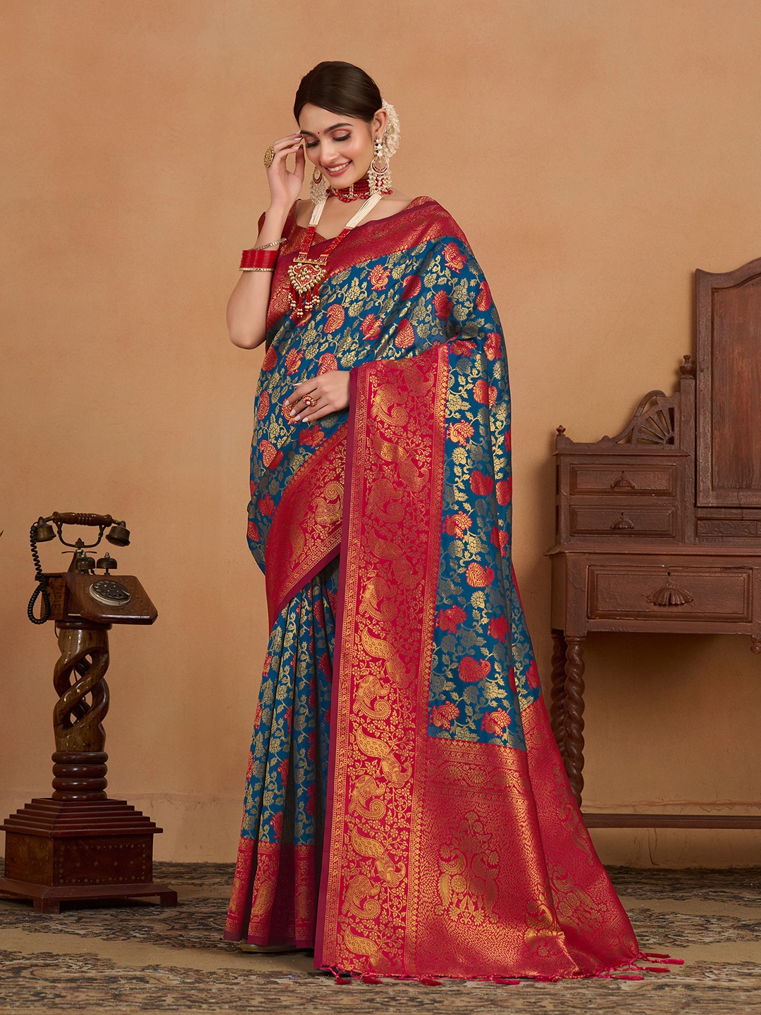 

MIMOSA Ethnic Motifs Woven Design Zari Kanjeevaram Saree, Blue