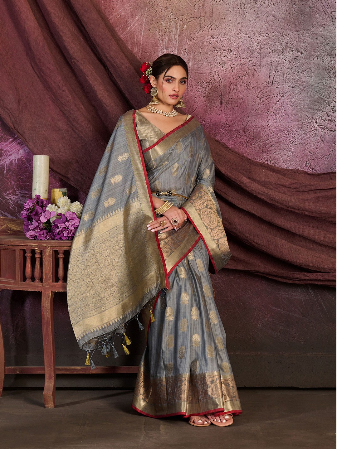 

MIMOSA Ethnic Woven Design Zari Kanjeevaram Saree, Grey