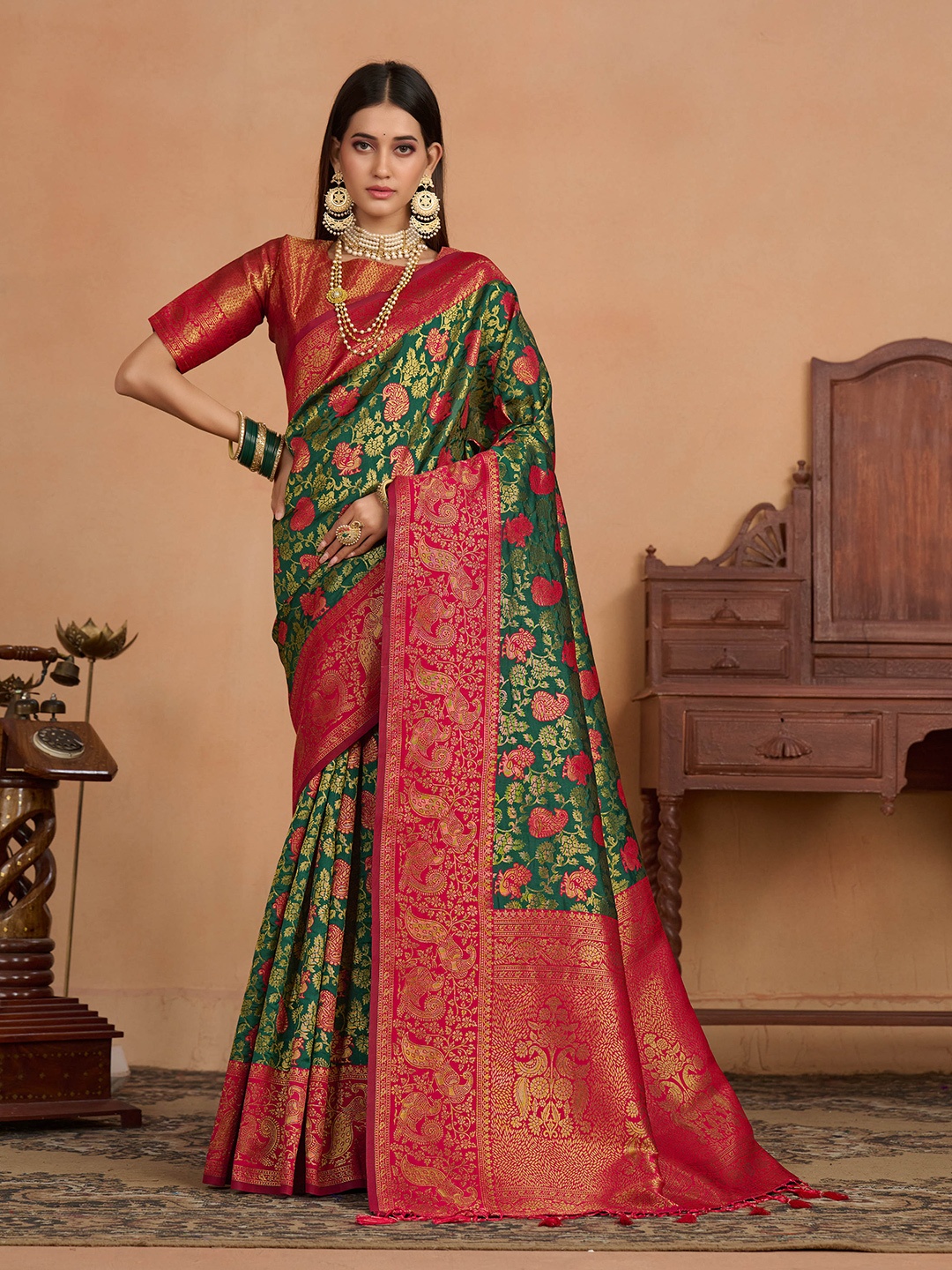 

MIMOSA Paisley Zari Kanjeevaram Saree, Green