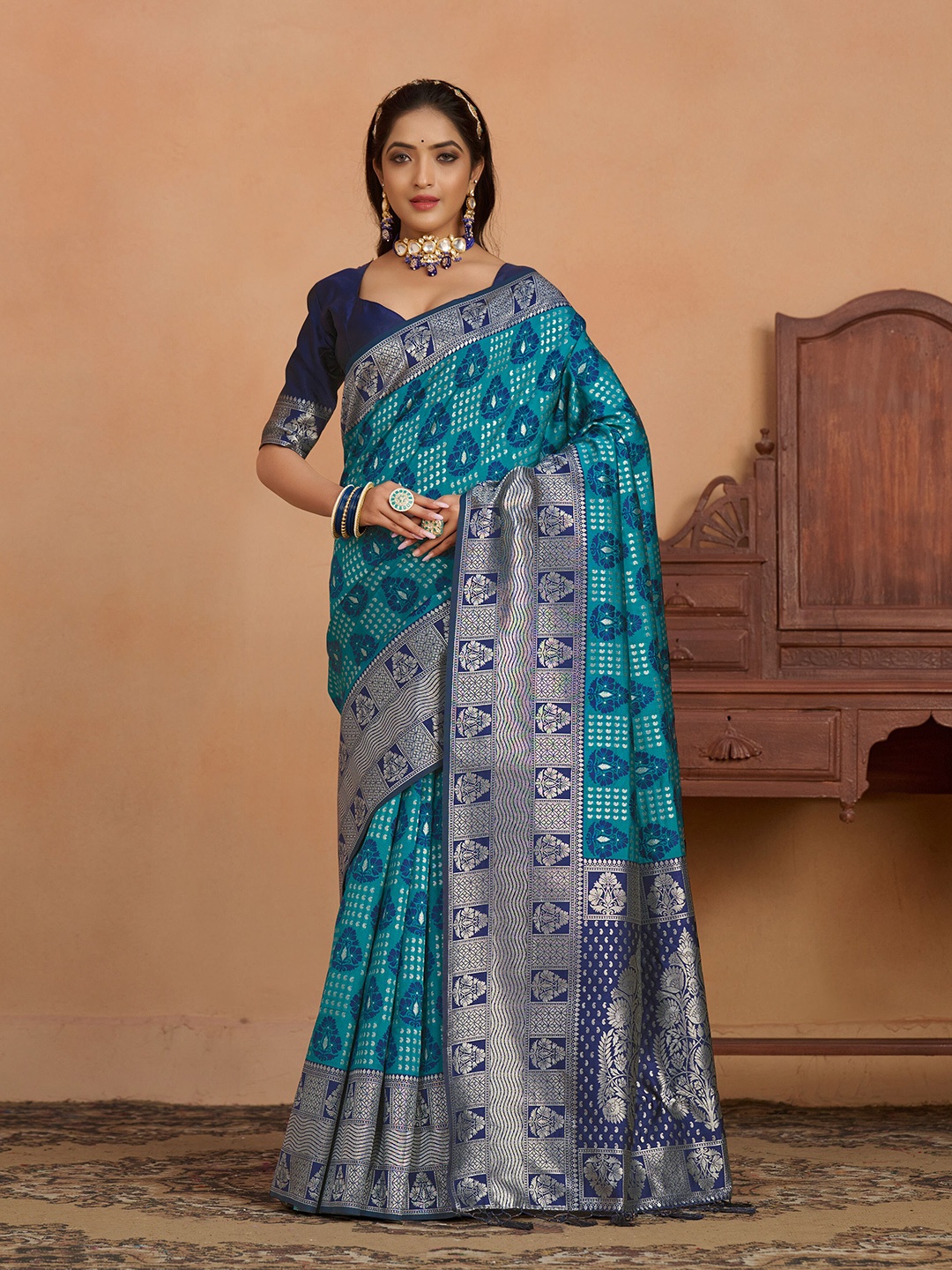 

MIMOSA Woven Design Zari Kanjeevaram Saree, Turquoise blue