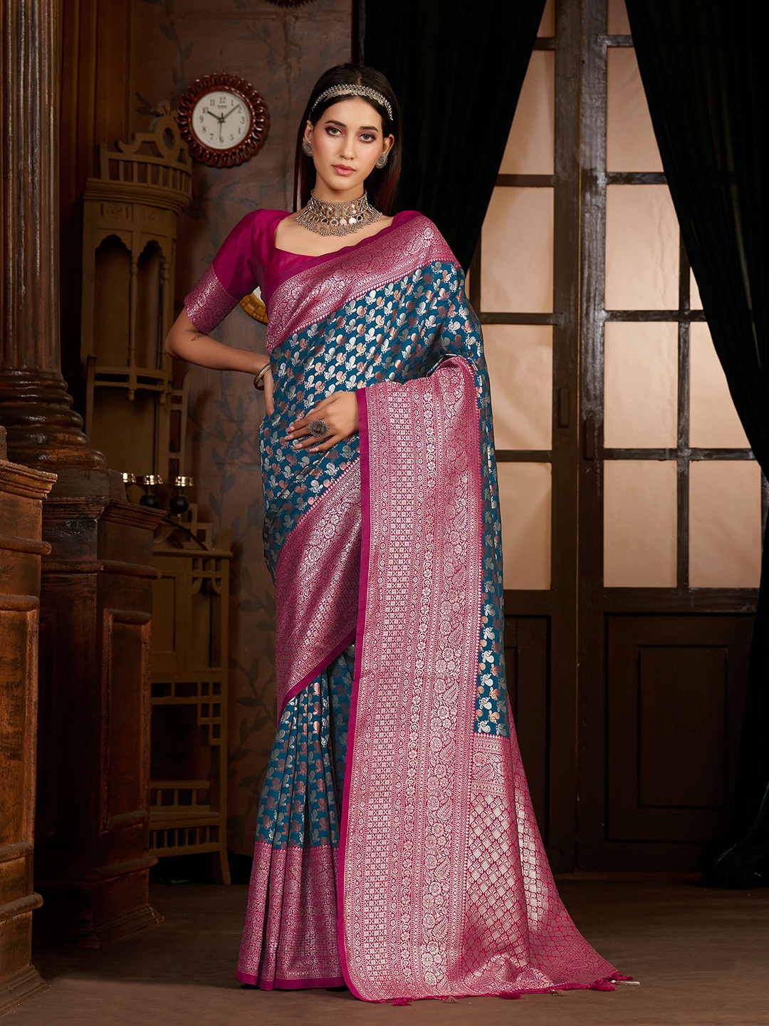 

MIMOSA Ethnic Motif Woven Design Zari Kanjeevaram Saree, Navy blue