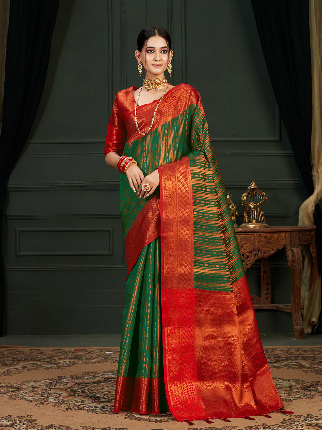 

MIMOSA Striped Zari Art Silk Kanjeevaram Saree With Blouse Piece, Green
