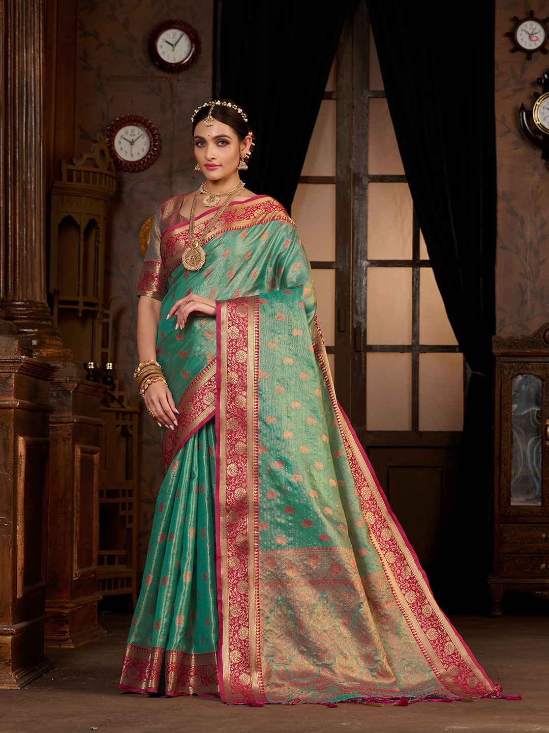 

MIMOSA Woven Design Zari Kanjeevaram Saree, Green