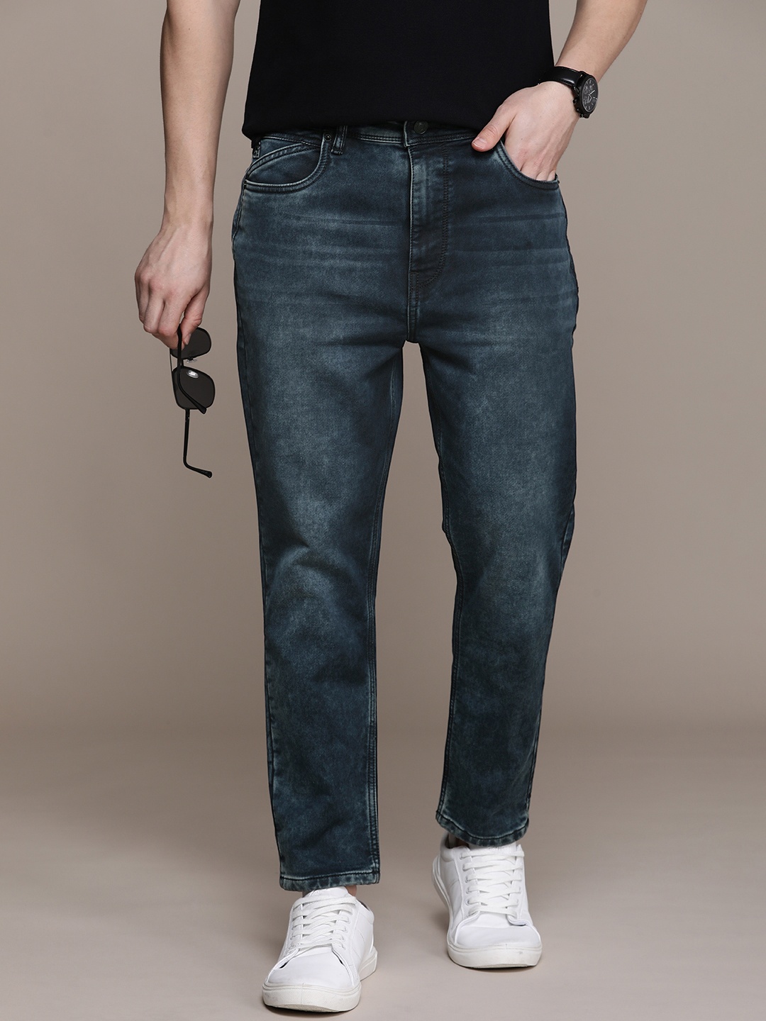 

French Connection Men Tapered Fit Heavy Fade Stretchable Jeans, Blue