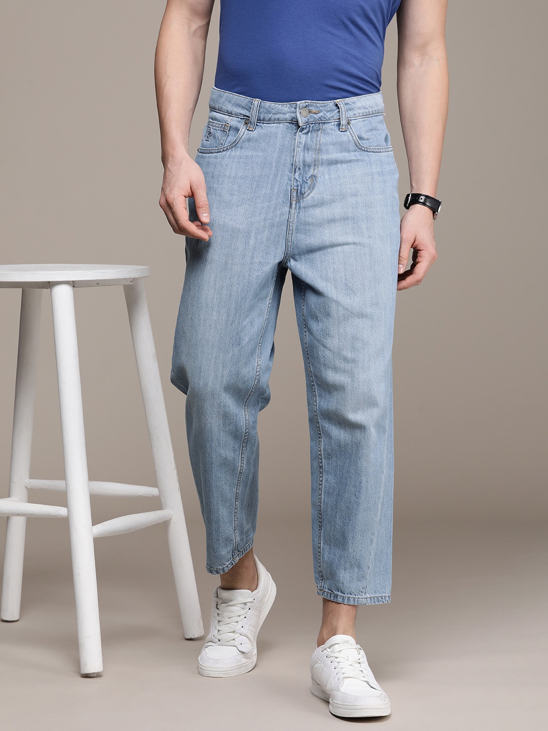 

French Connection Men Mid-Rise Loose Fit Light Fade Pure Cotton Cropped Jeans, Blue