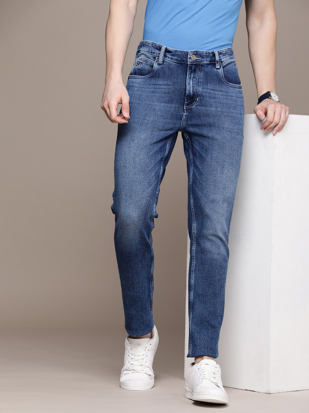 

French Connection Men Slim Fit Mid-Rise Heavy Fade Stretchable Jeans, Blue