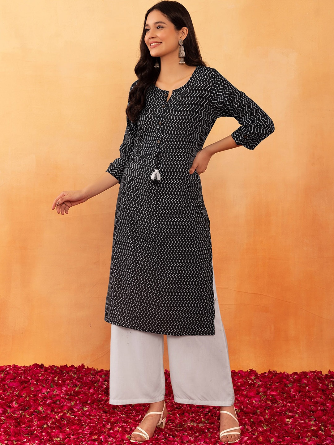 

Rang by Indya Chevron Printed A-Line Kurta, Black