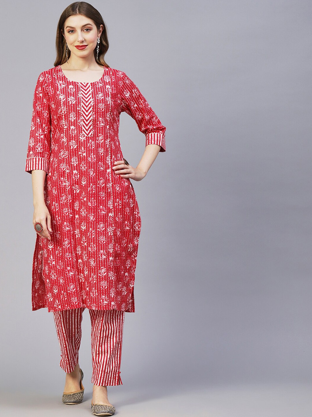 

FASHOR Red Ethnic Motifs Printed Gotta Patti Pure Cotton Kurta with Trousers