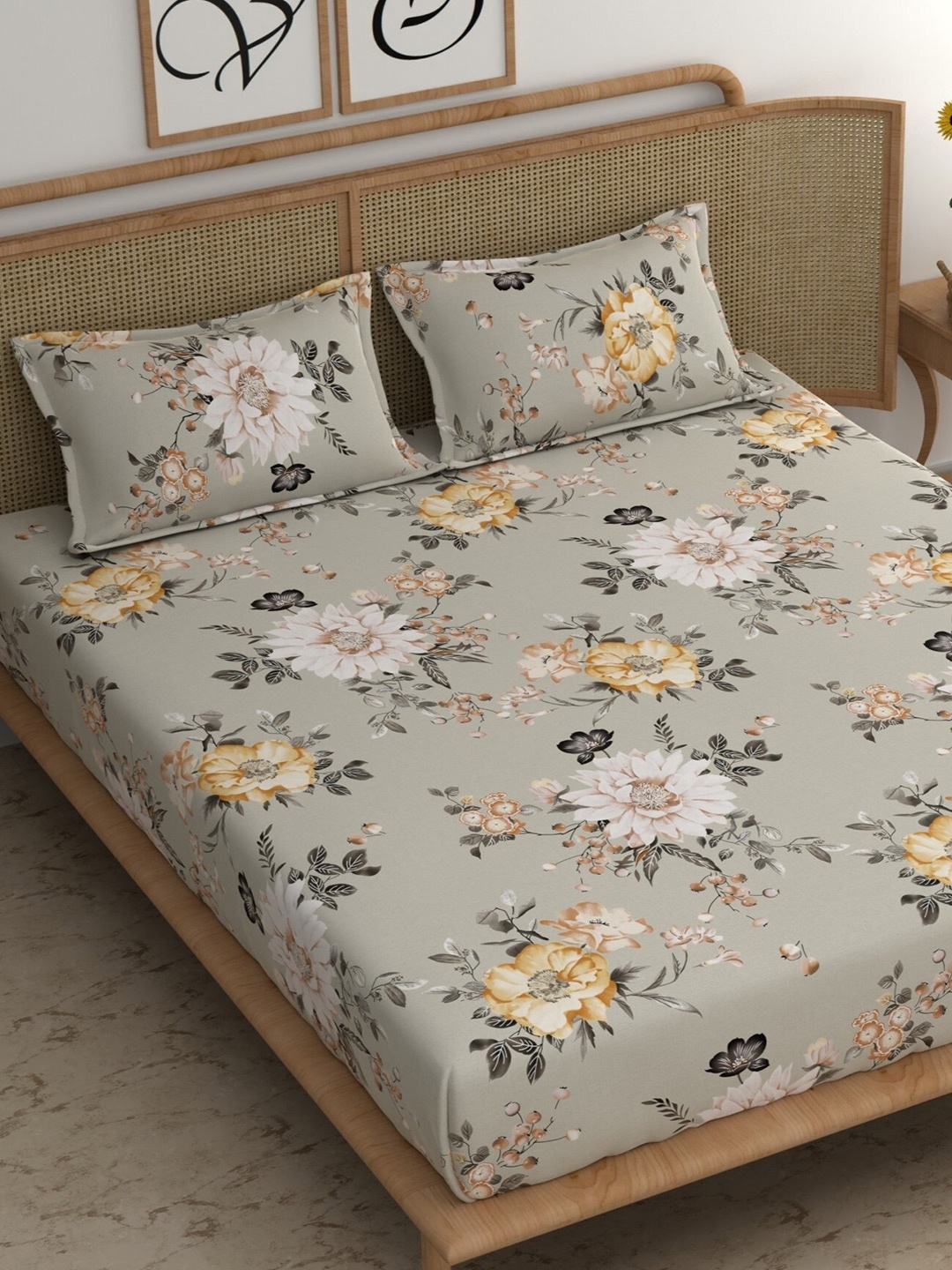 

CHHAVI INDIA Grey & Off White Floral Printed 210 TC King Bedsheet & 2 Pillow Covers