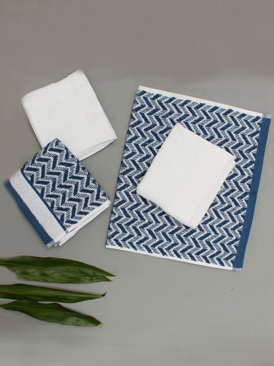 

AVI Living Blue & White 4-Pieces 500 GSM Highly Absorbent Pure Cotton Hand Towels