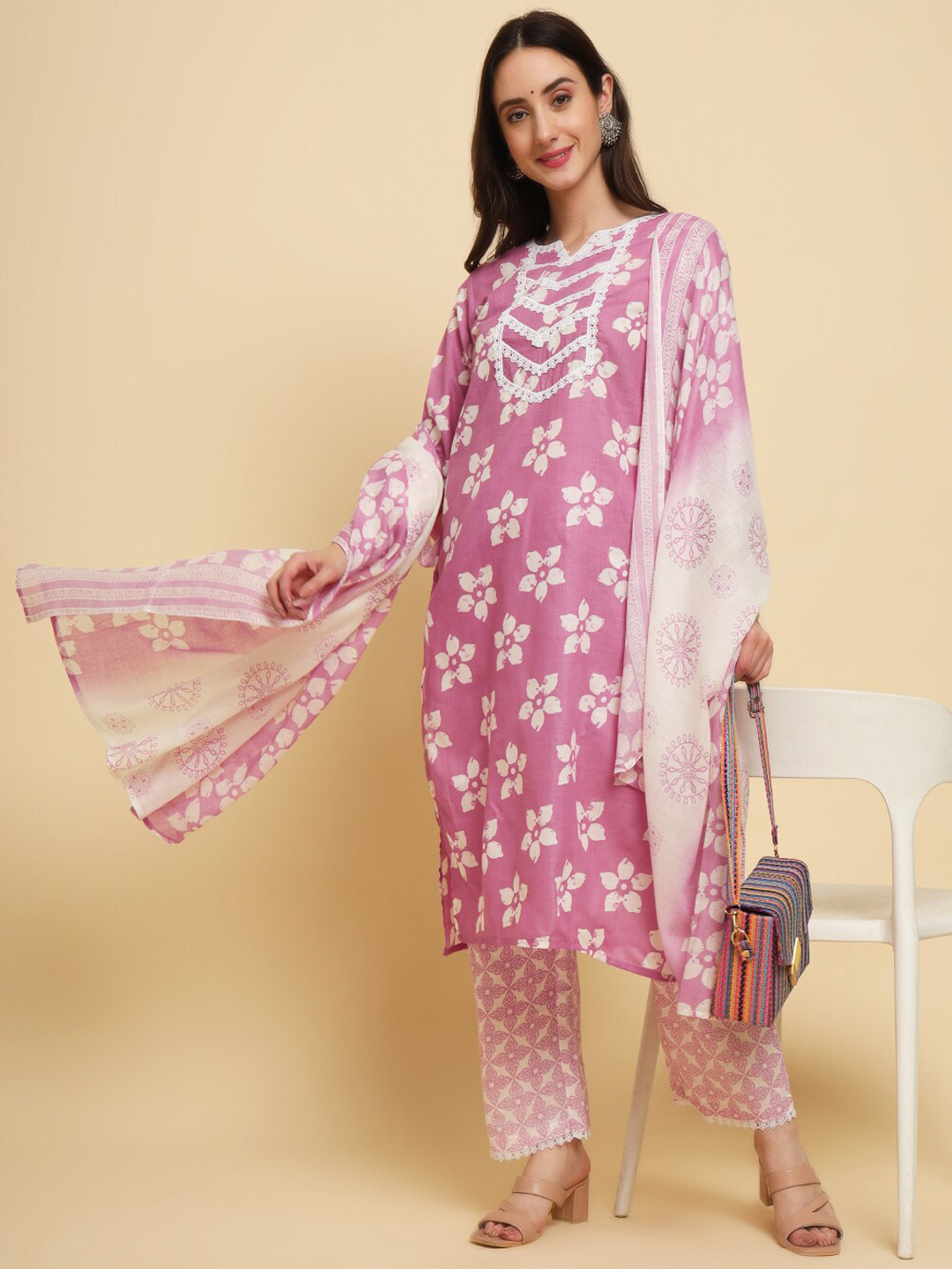 

SWAGG INDIA Floral Printed Notched Neck Thread Work Kurta With Trousers & Dupatta, Pink