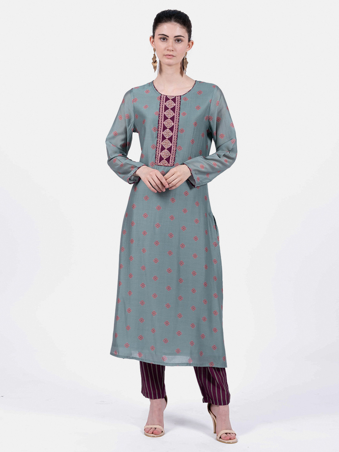 

Rmya Ethnic Motifs Printed Sequined Beads and Stones Kurta with Trousers, Grey