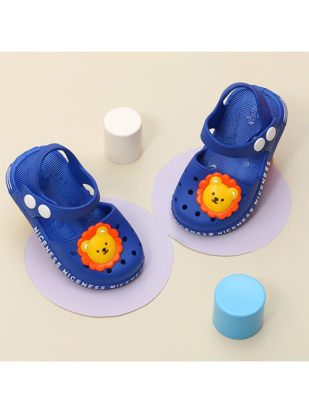 

Yellow Bee Infant Boys Lion Applique Detail Clogs, Navy blue