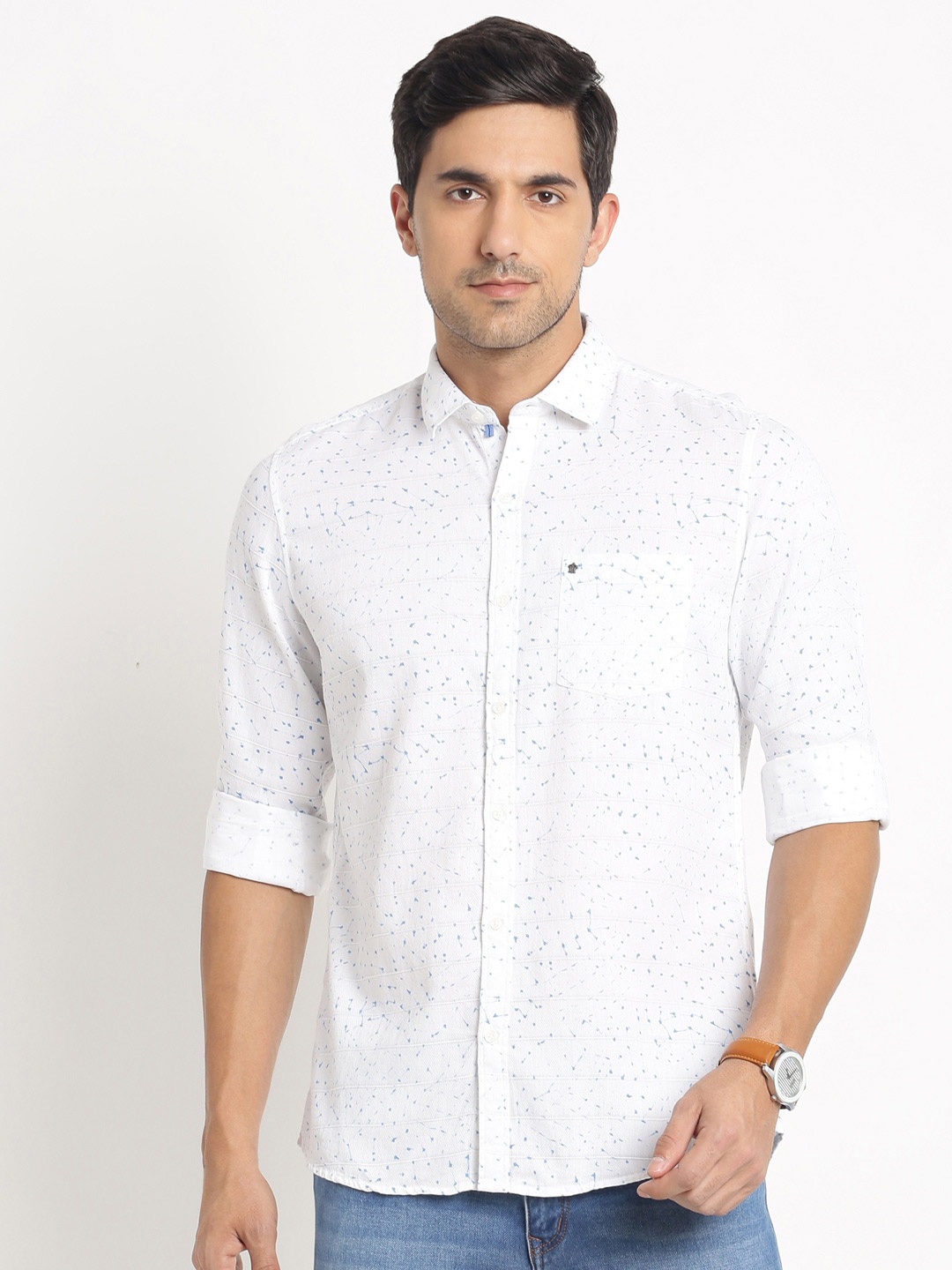 

Turtle Relaxed Slim Fit Abstract Printed Pure Cotton Casual Shirt, White