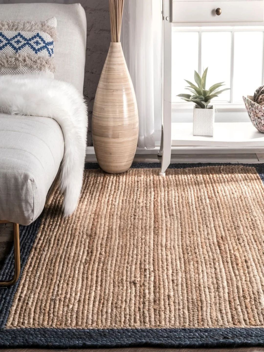 

THE HANDMADE FLAIR Brown & Blue Braided Jute Square Carpet
