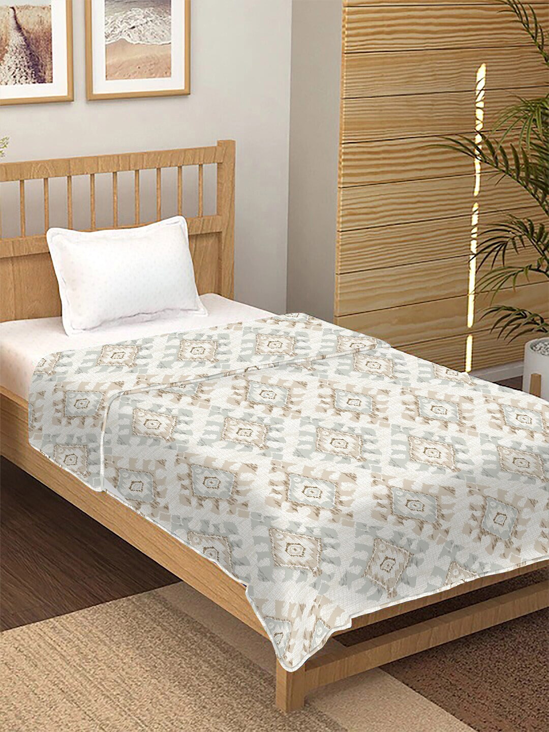 

AEROHAVEN Beige & Green Ethnic Motifs AC Room 210 GSM Single Bed Dohar