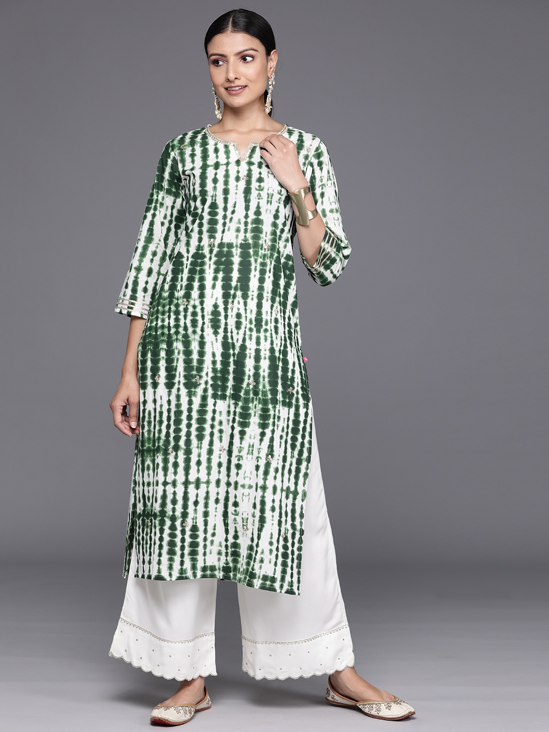 

Varanga Women Green & Off White Bandhani Dyed Sequinned Kurta