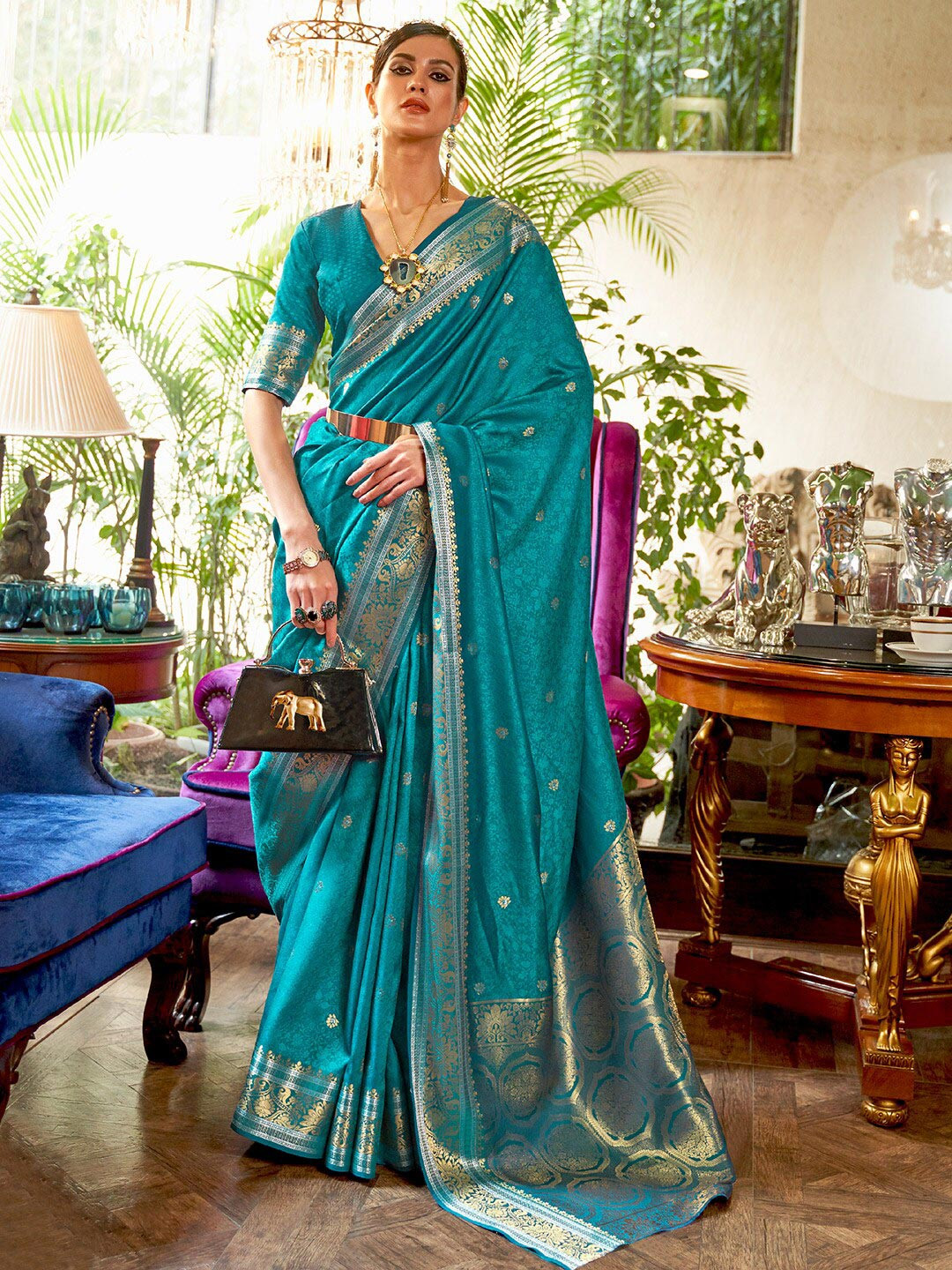 

KARAGIRI Floral Woven Design Zari Kanjeevaram Saree, Blue