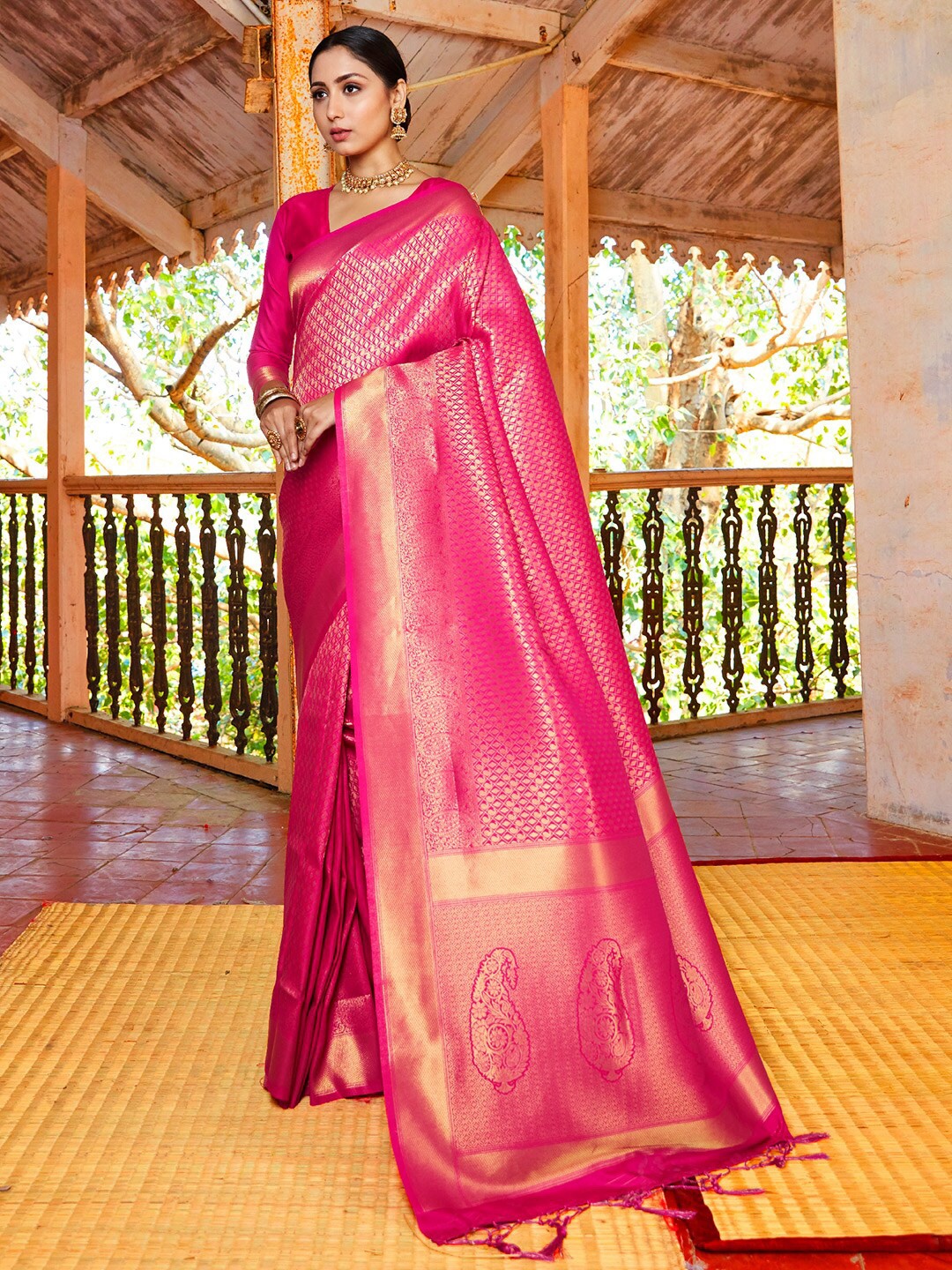 

KARAGIRI Paisley Woven Design Zari Kanjeevaram Saree, Pink