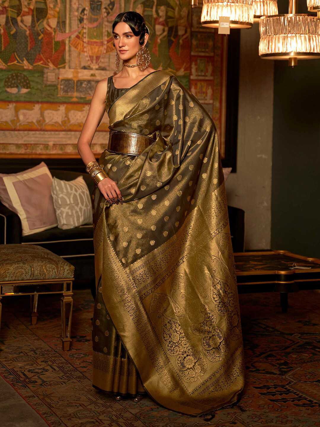 

KARAGIRI Floral Woven Design Zari Kanjeevaram Saree, Black