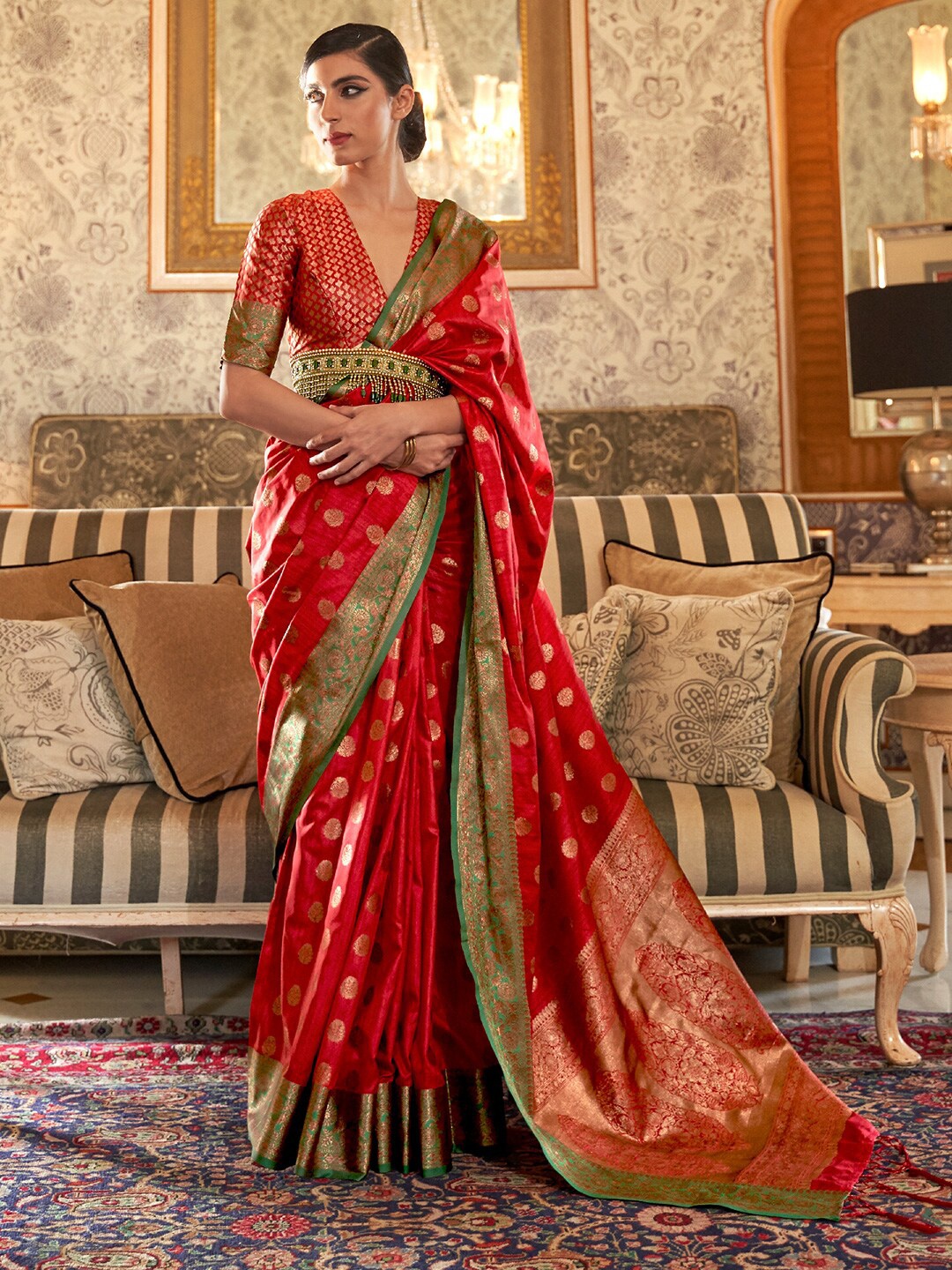 

KARAGIRI Floral Woven Design Zari Saree, Red