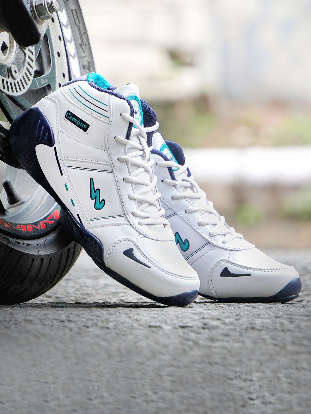 

Campus Men Explore Non-Marking Running Sports Shoes, White