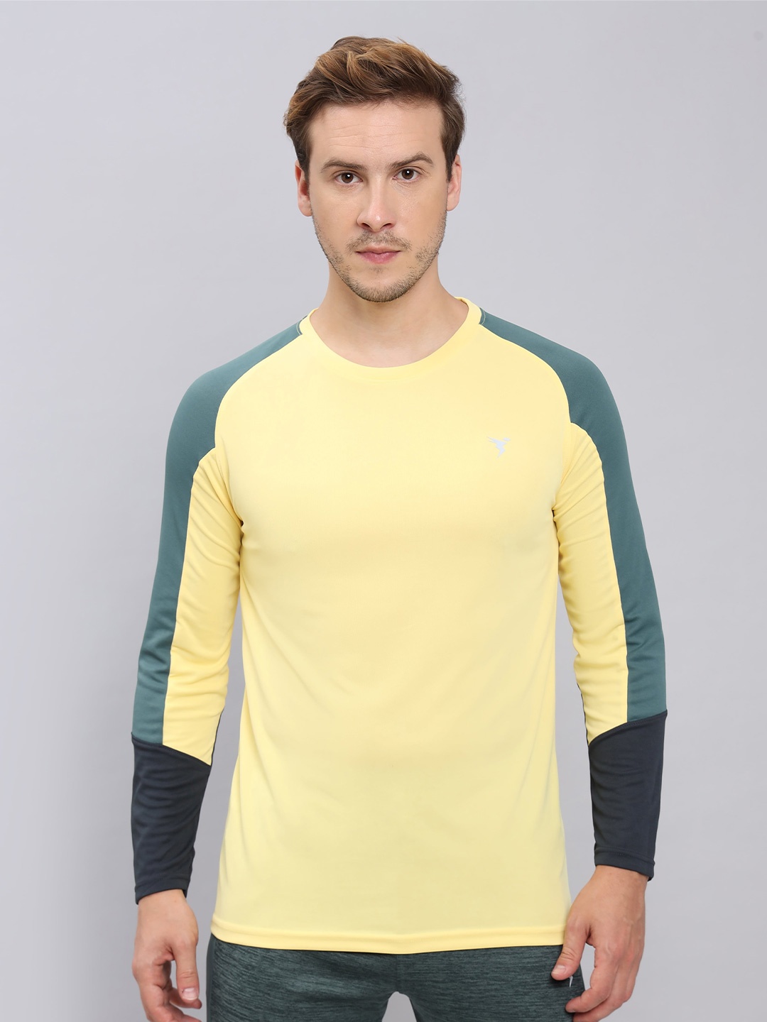 

Technosport Colourblocked Drop-Shoulder Sleeves Antimicrobial Slim Fit T-shirt, Yellow