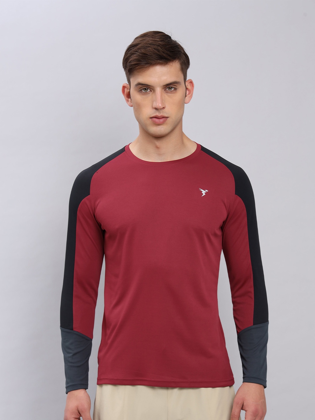 

Technosport Raglan Sleeves Antimicrobial Slim Fit Sports T-shirt, Red