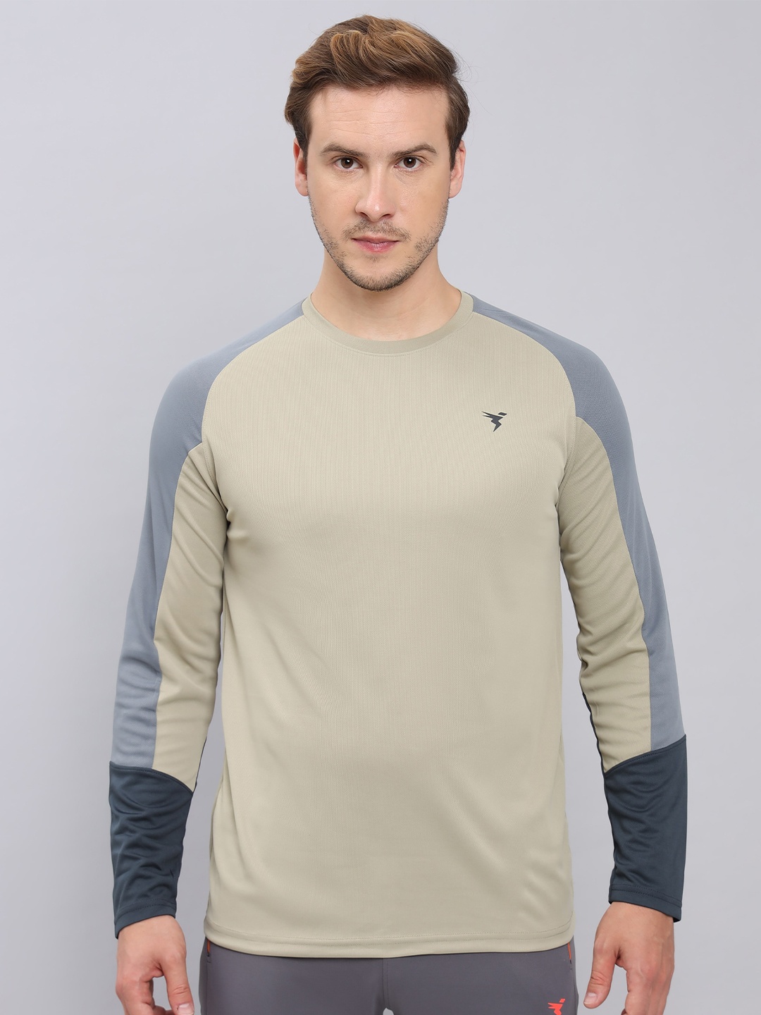 

Technosport Antimicrobial Colourblocked Training & Gym Slim Fit Sports T-shirt, Beige