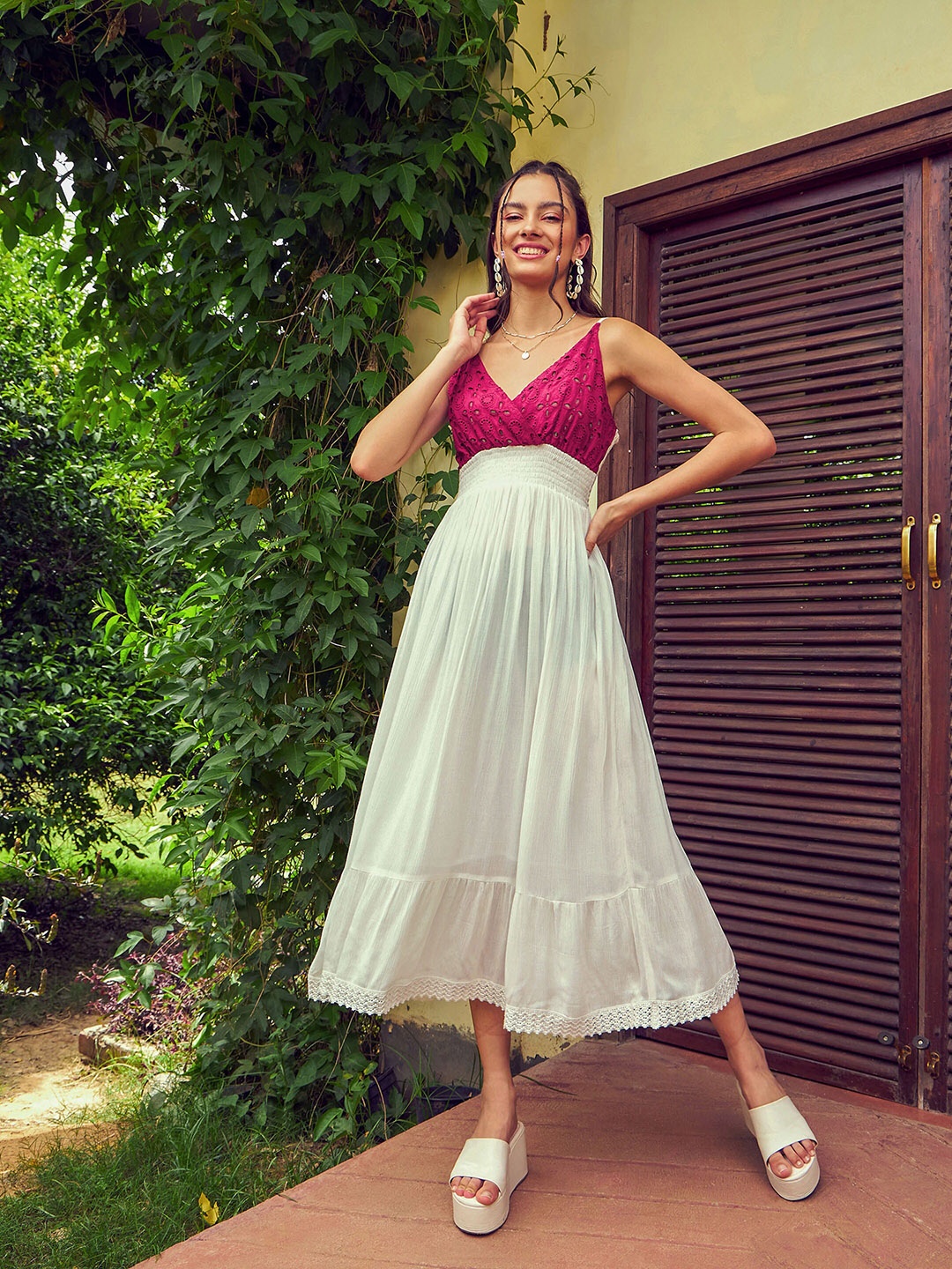 

SASSAFRAS White Self Design Schiffli Fit & Flare Dress