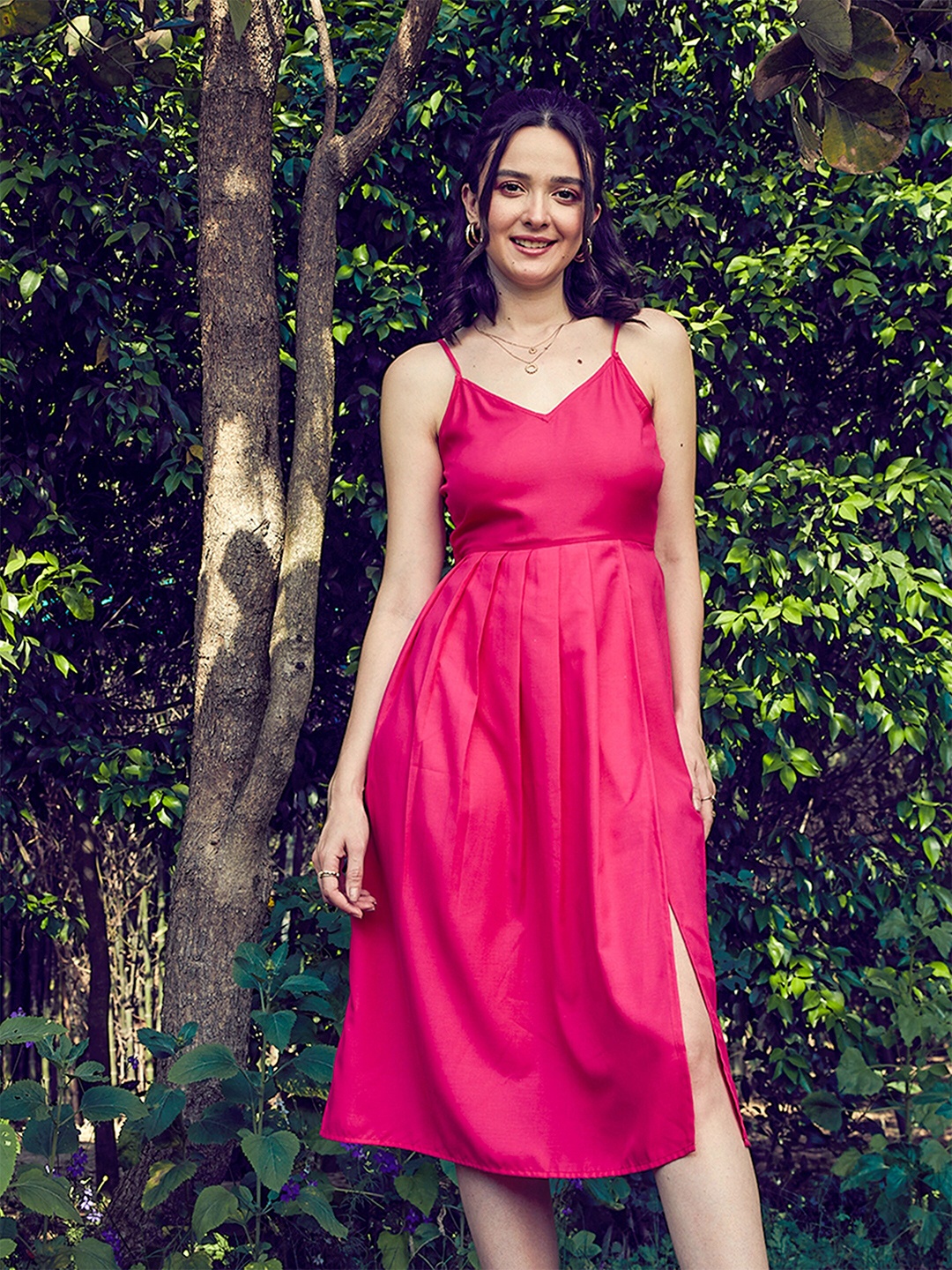 

SASSAFRAS Fuchsia Shoulder Strap Tie-Up Fit & Flare Midi Dress