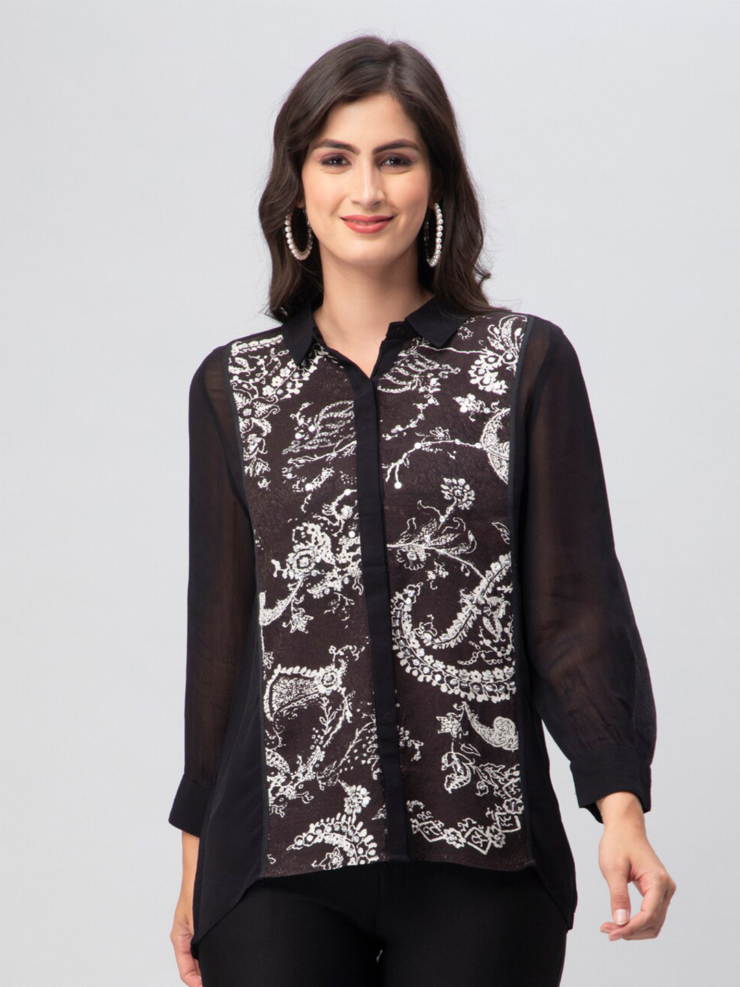 

DEBONATELLA Abstract Printed Shirt Collar Cuffed Sleeves Shirt Style Top, Black