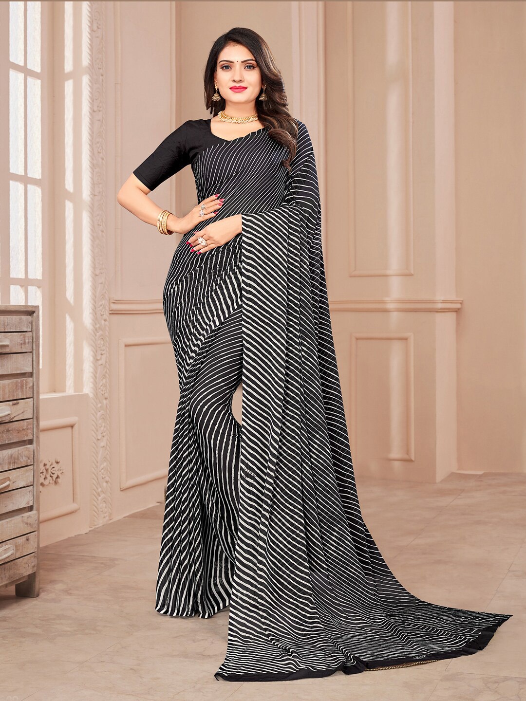 

KALINI Leheriya Printed Pure Chiffon Saree, Black