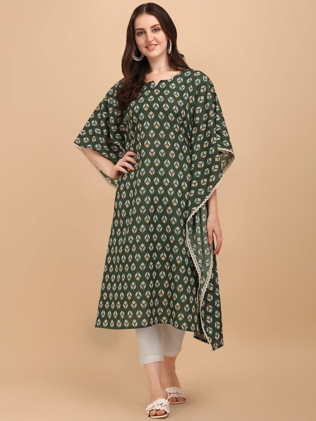 

NAINVISH Ethnic Motifs Printed Kaftan Kurta with Trousers, Green