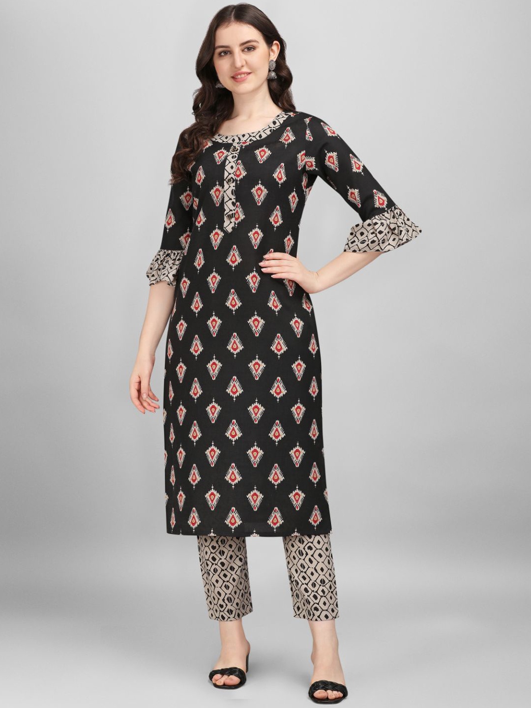 

NAINVISH Bell Sleeves Ethnic Motifs Printed Kurta with Trousers, Black