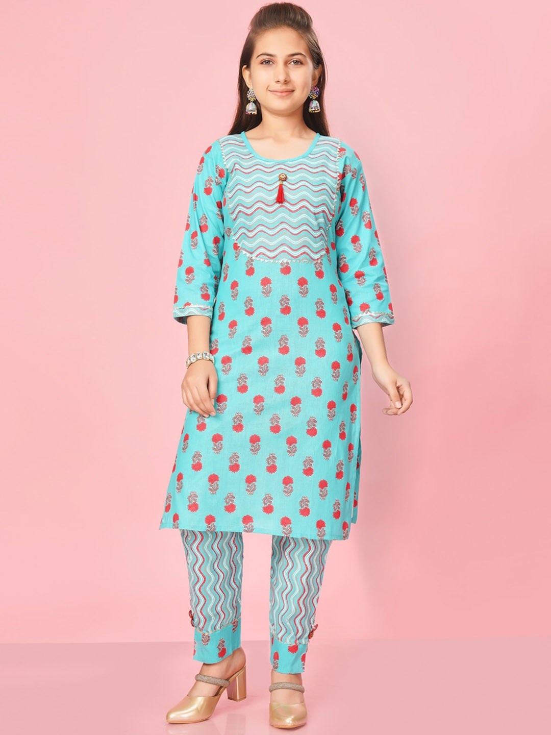 

Muhuratam Girls Floral Printed Gotta Patti Pure Cotton Kurta with Trousers, Turquoise blue