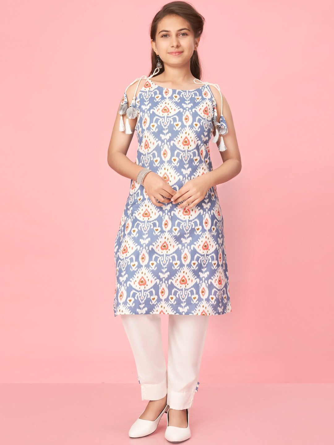 

Muhuratam Girls Ethnic Motifs Printed Pure Cotton Kurta with Trousers, Blue