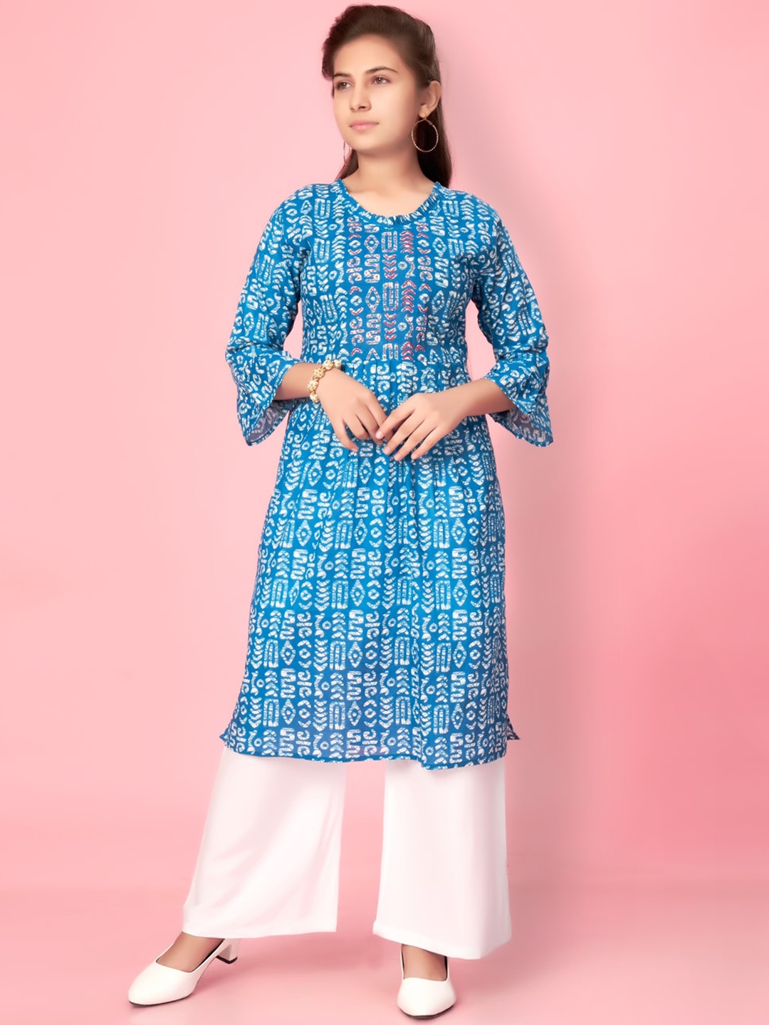 

Muhuratam Girls Abstract Printed Thread Work A-Line Cotton Kurta, Blue