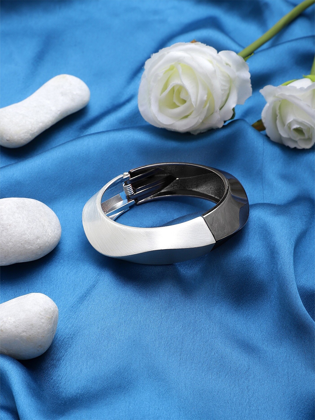 

Mali Fionna Silver-Plated Bangle-Style Bracelet
