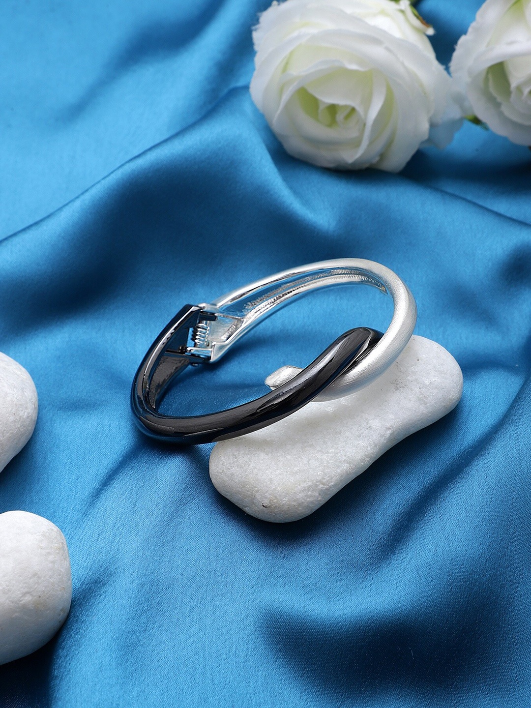 

Mali Fionna Silver-Plated Bangle-Style Bracelet
