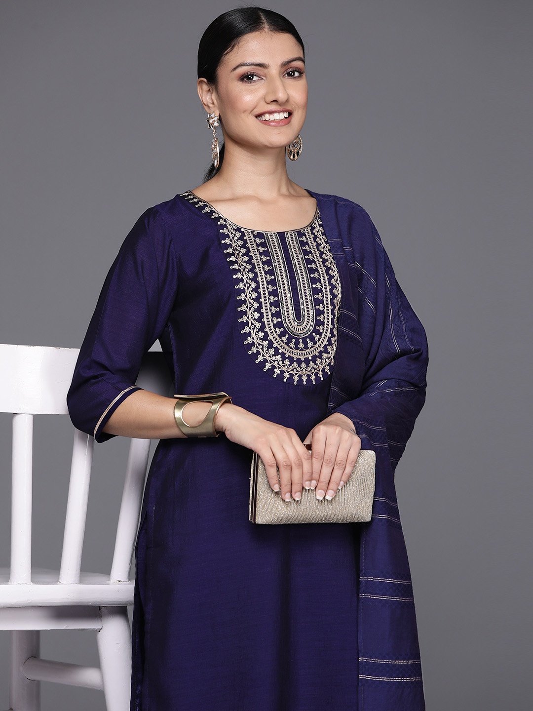 

Libas Women Ethnic Motifs Yoke Design Regular Kurta with Trousers & With Dupatta, Navy blue