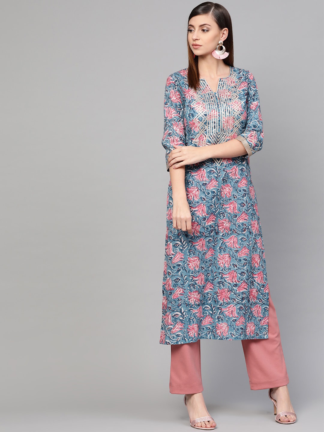 

Idalia Floral Printed Gotta Patti Pure Cotton Kurta, Blue